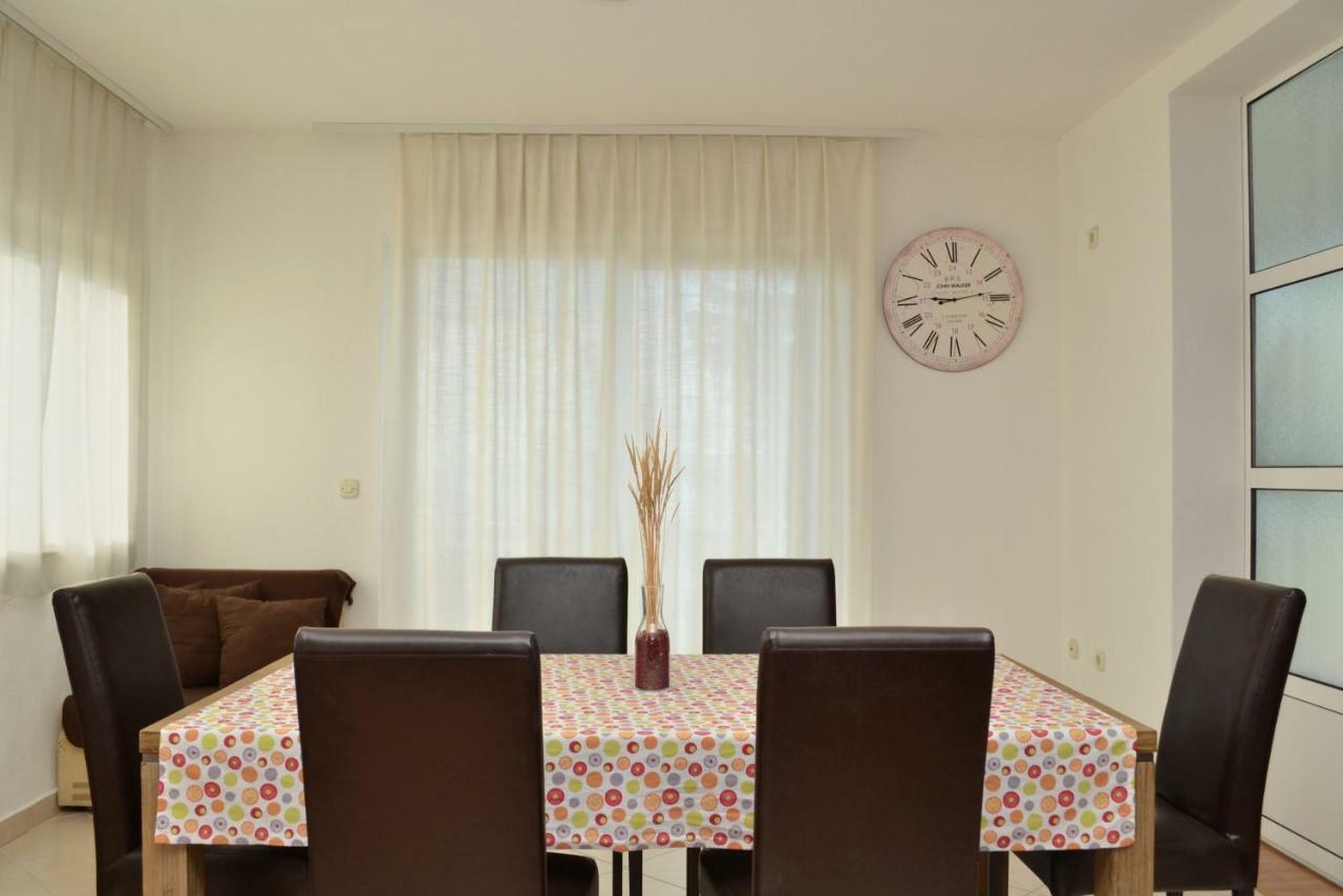 Apartments Lorenco Brela Exterior photo